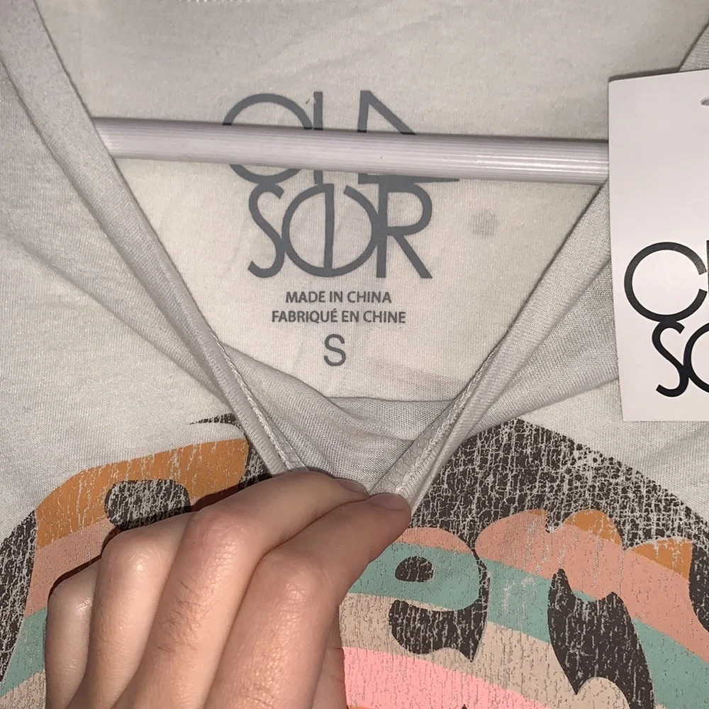 Chaser | Every day Rainbows Size small - Picture 4 of 5